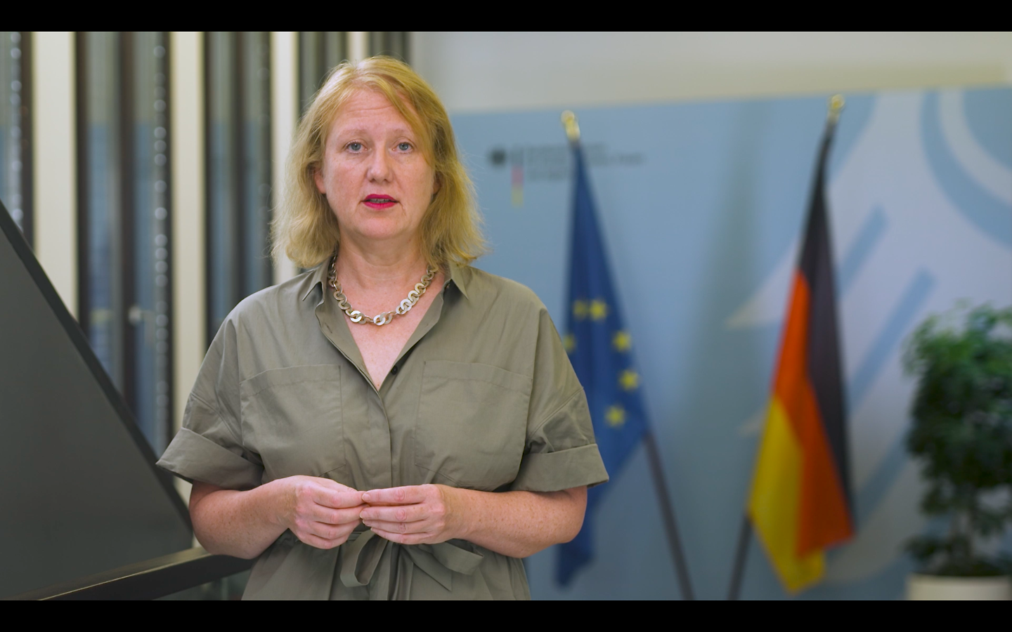 Bundesfamilienministerin Lisa Paus zum Jahrestag der rassistischen Ausschreitungen in Rostock-Lichtenhagen