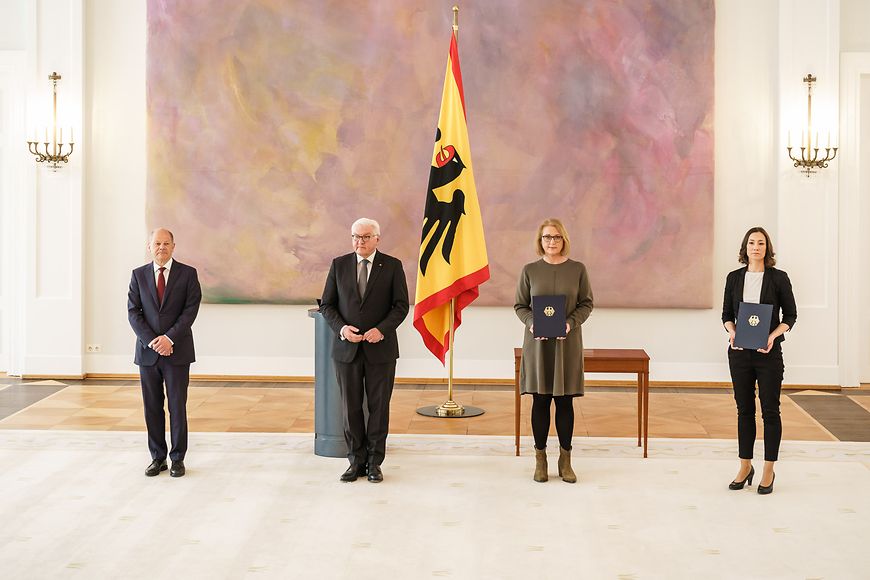 v.l.n.r. Olaf Scholz, Frank-Walter Steinmeier, Lisa Paus und Anne Spiegel