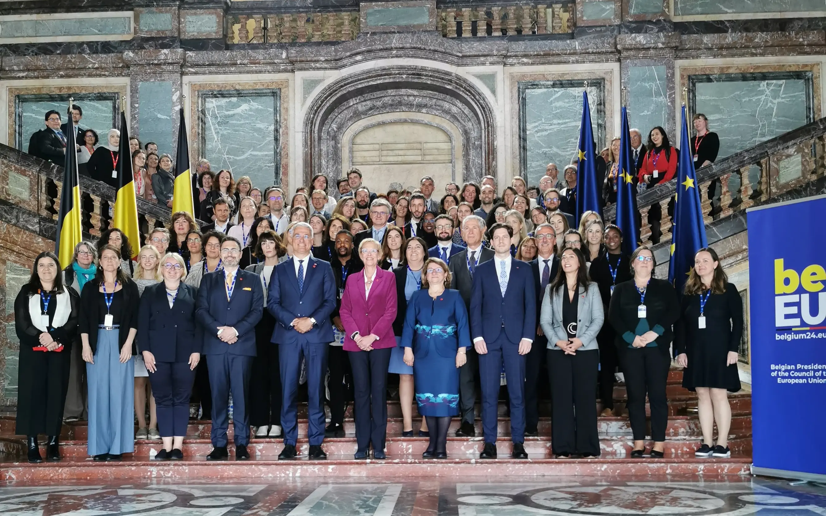 Gruppenbild der Konferenzteilnehmenden