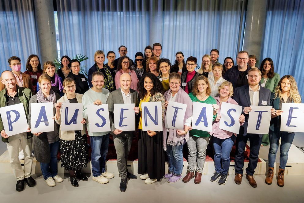 Gruppenbild mit den Teilnehmenden des Netzwerktreffens 