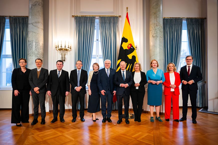 Gruppenfoto mit Lisa Paus beim Neujahrsempfang des Bundespräsidenten 