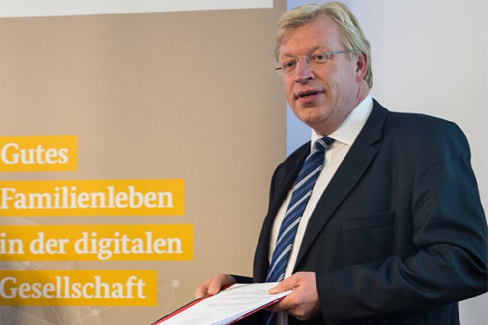 Staatssekretär Dr. Ralf Kleindiek beim Workshop "Gutes Familienleben in der digitalen Gesellschaft"